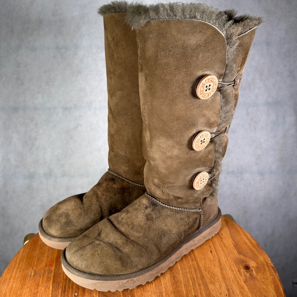 UGG Bailey Button Triplet Boots Women 11 Brown Good Suede Sheepskin Tall 1873